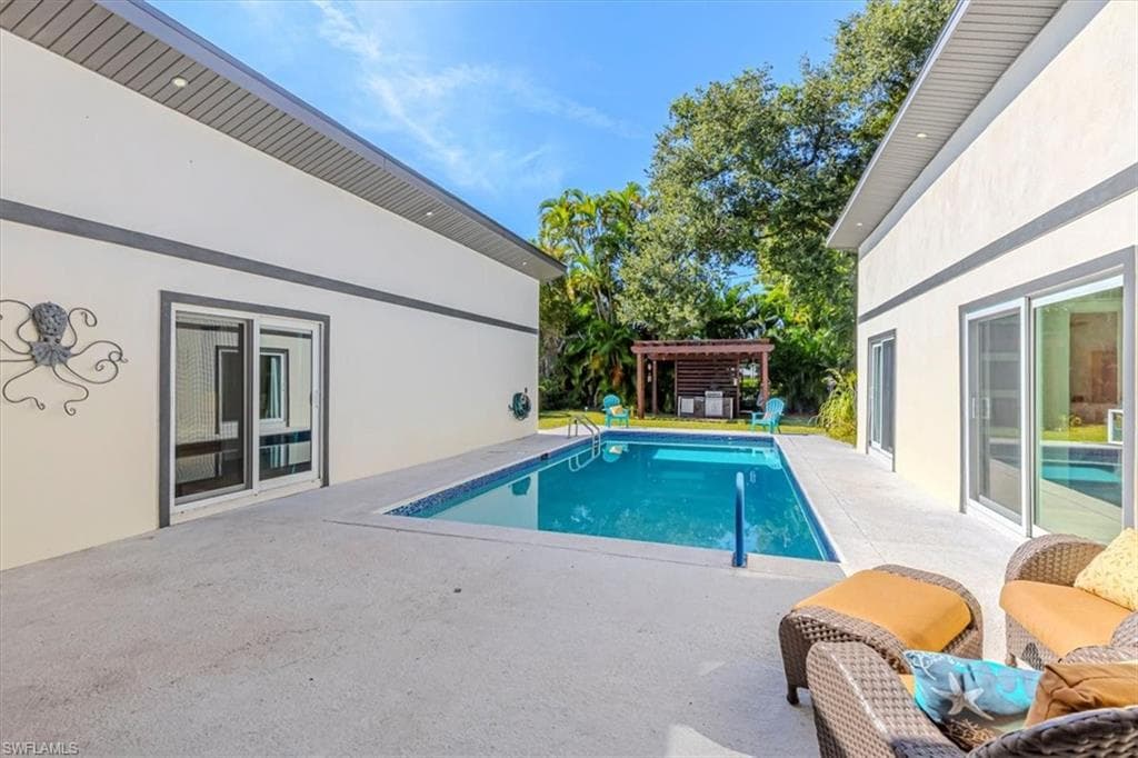 4310 McGregor BLVD, FORT MYERS FL 33901-26