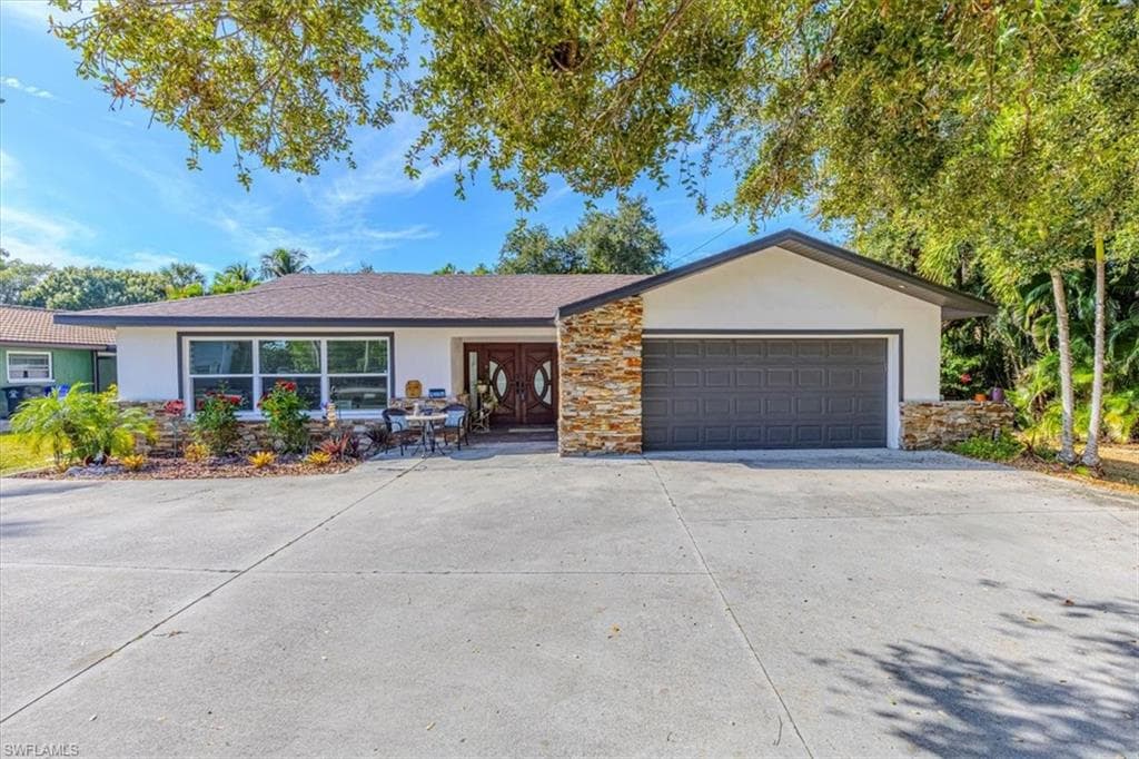 4310 McGregor BLVD, FORT MYERS FL 33901-1