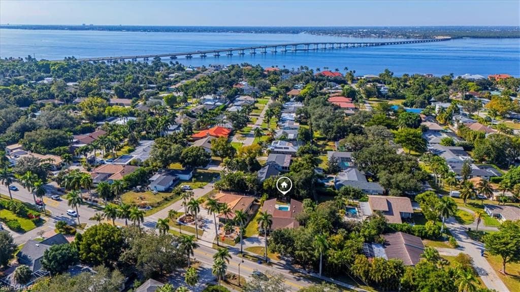 4310 McGregor BLVD, FORT MYERS FL 33901-2