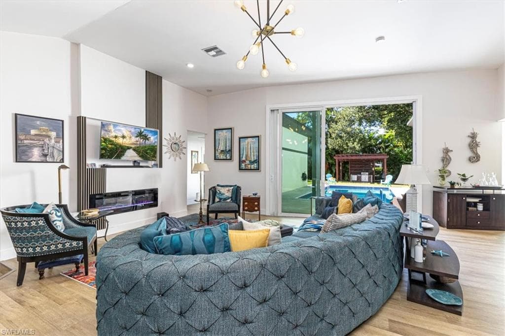 4310 McGregor BLVD, FORT MYERS FL 33901-3