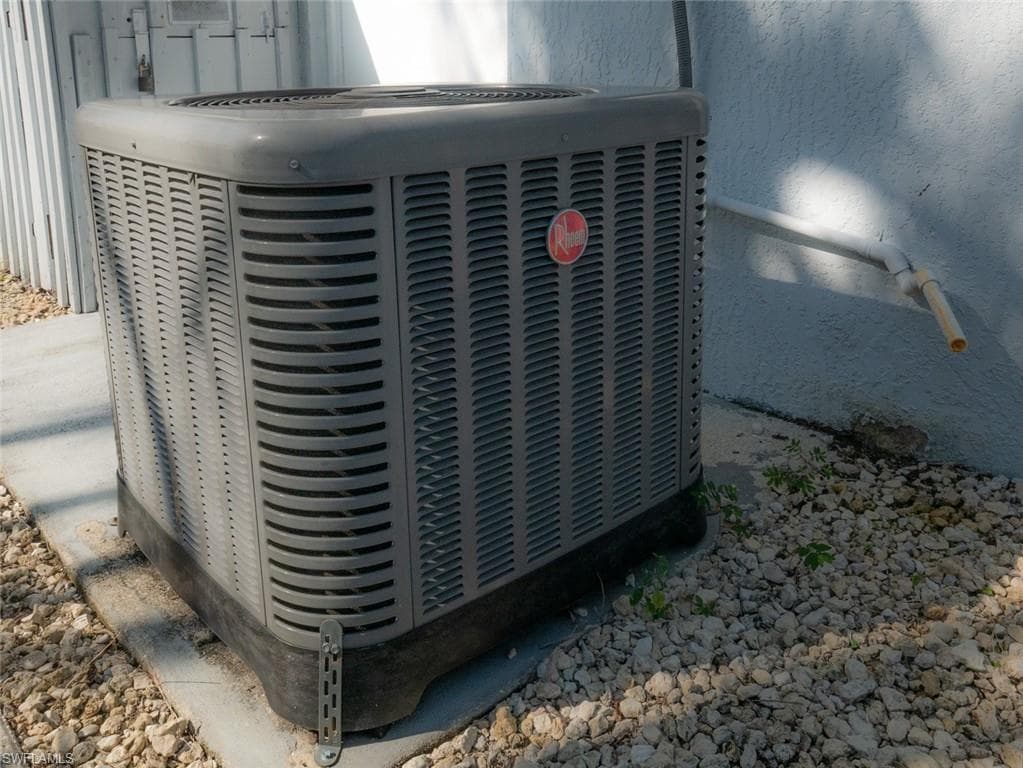 10322 Sandy Hollow LN, BONITA SPRINGS FL 34135-20