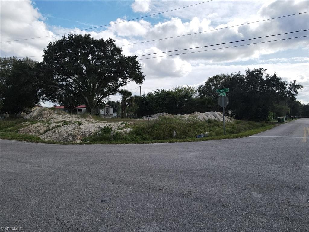 614 El Paso TRL, IMMOKALEE FL 34142-1