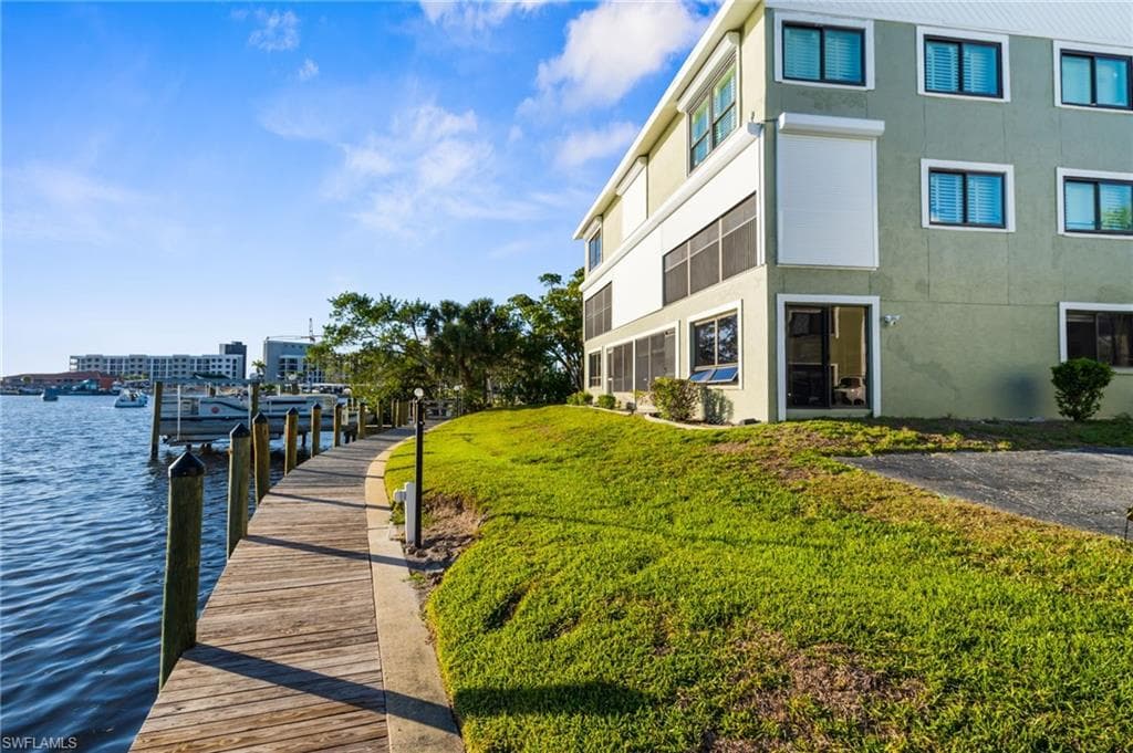 610 Victoria DR # 101C, CAPE CORAL FL 33904-1