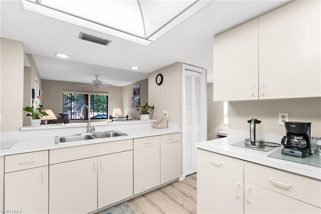 610 Victoria DR # 101C, CAPE CORAL FL 33904-16