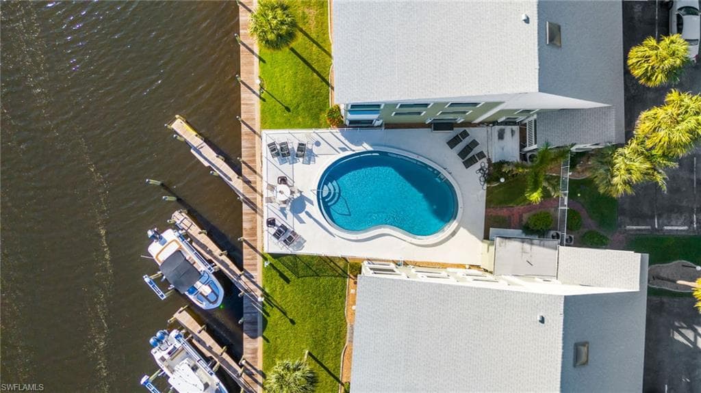 610 Victoria DR # 101C, CAPE CORAL FL 33904-27