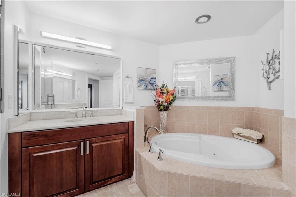 6061 Silver King BLVD # 306, CAPE CORAL FL 33914-35
