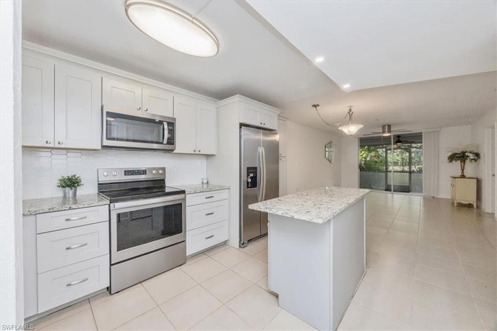 499 Forest Lakes BLVD # 110, NAPLES FL 34105-1