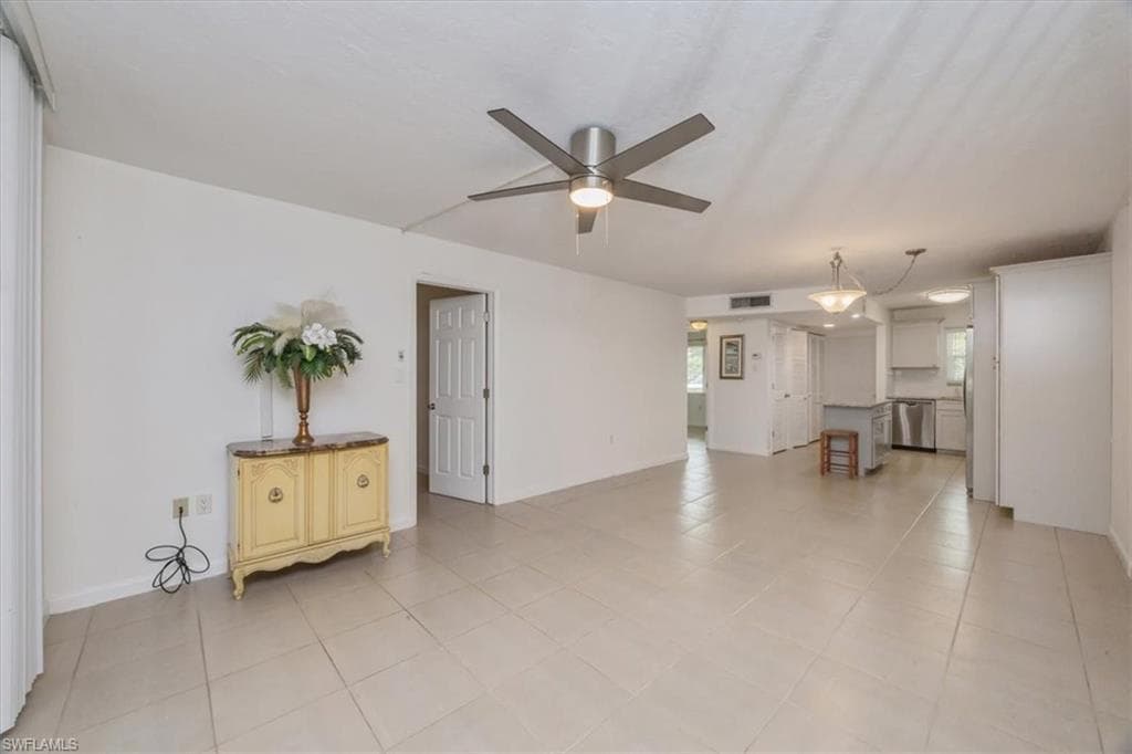 499 Forest Lakes BLVD # 110, NAPLES FL 34105-16