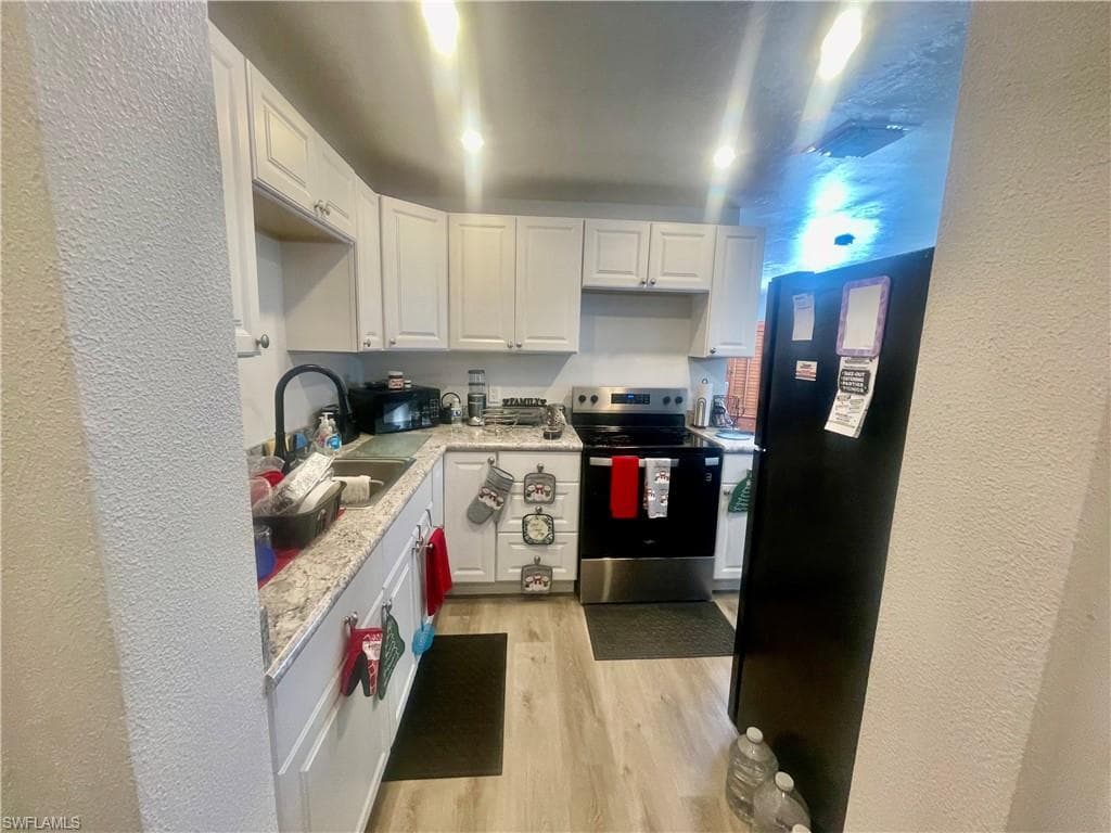 1339 5th AVE N, NAPLES FL 34102-6