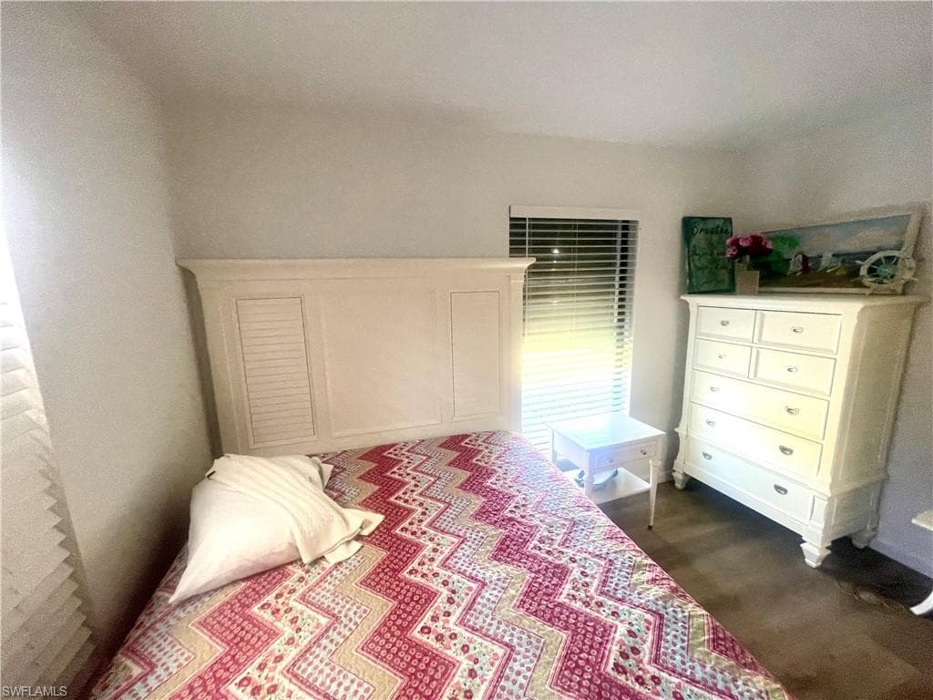 1339 5th AVE N, NAPLES FL 34102-7