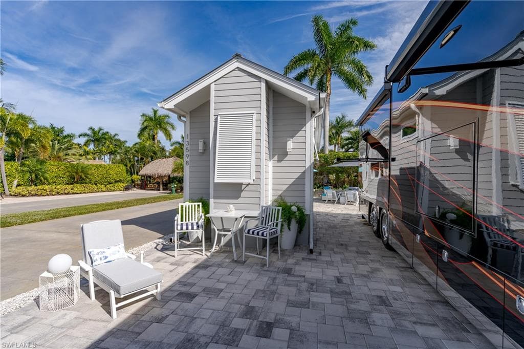 13598 Snapper LN, NAPLES FL 34114-1