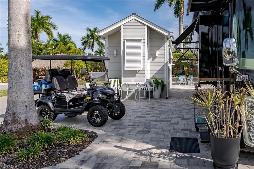 13598 Snapper LN, NAPLES FL 34114-35