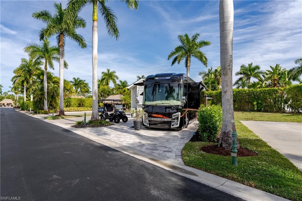 13598 Snapper LN, NAPLES FL 34114-32
