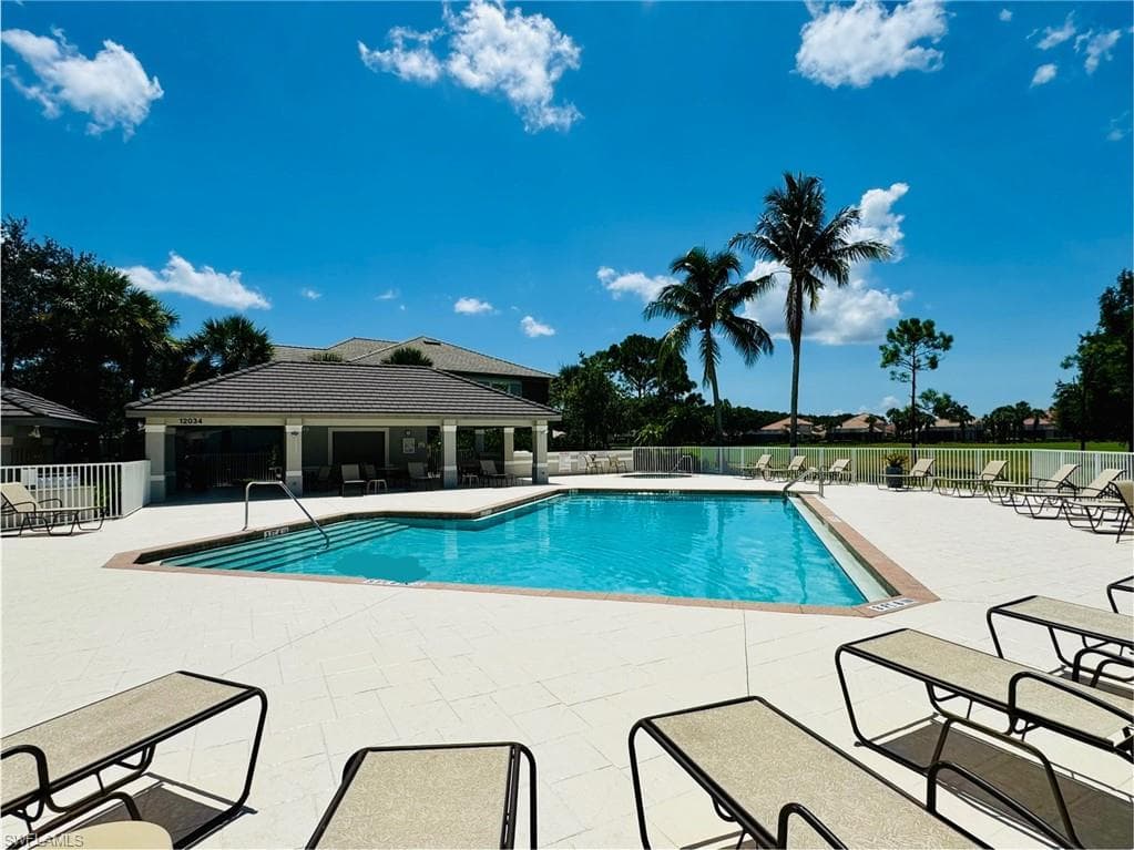 12038 Covent Garden CT # 704, NAPLES FL 34120-17