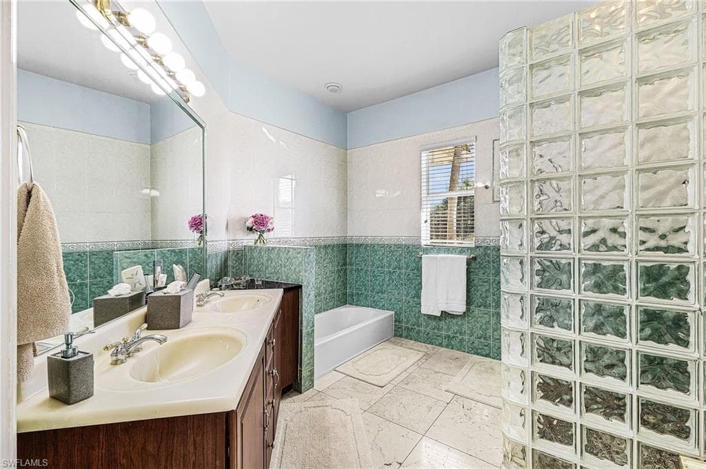 6451 River Club CT, NORTH FORT MYERS FL 33917-18