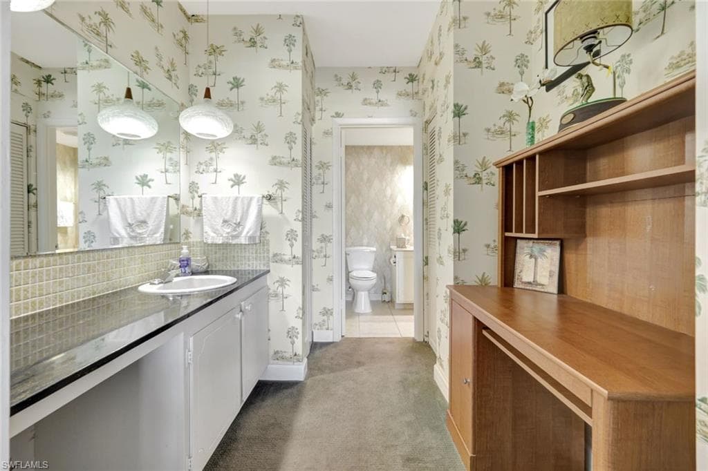 60 Pelican ST W # 401, NAPLES FL 34113-21