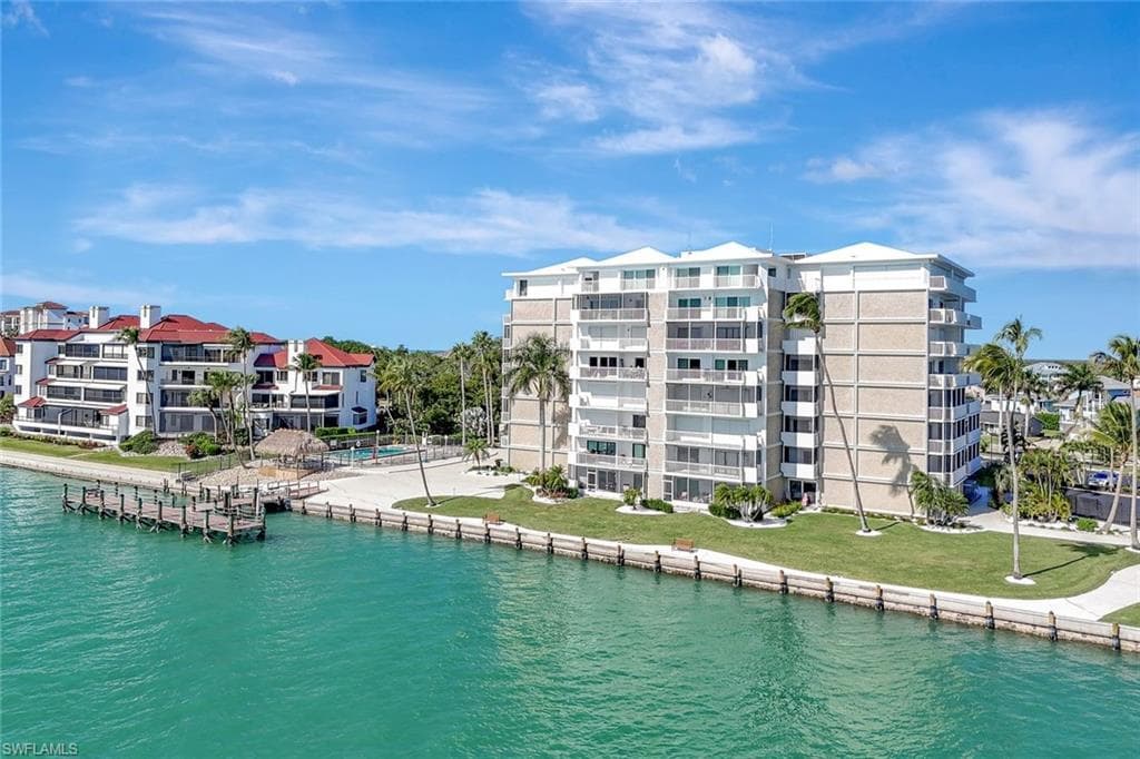 60 Pelican ST W # 401, NAPLES FL 34113-29