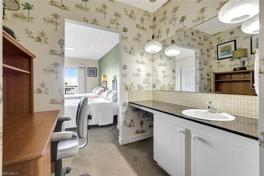 60 Pelican ST W # 401, NAPLES FL 34113-20