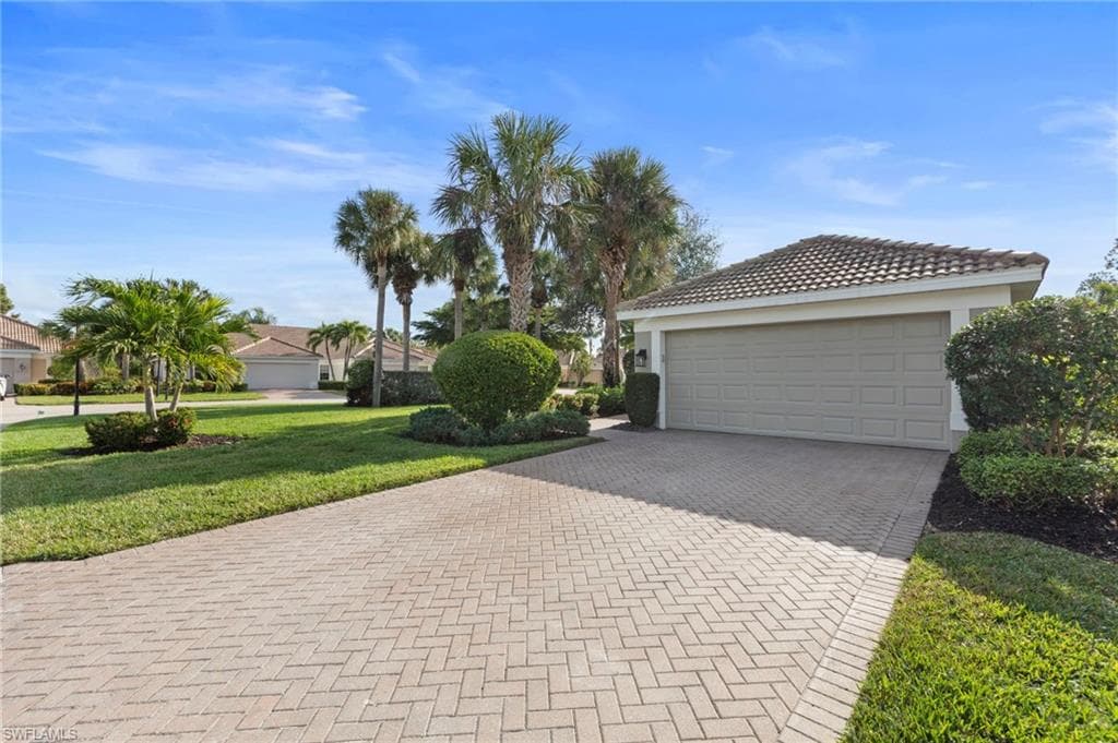 9913 Horse Creek RD, FORT MYERS FL 33913-5