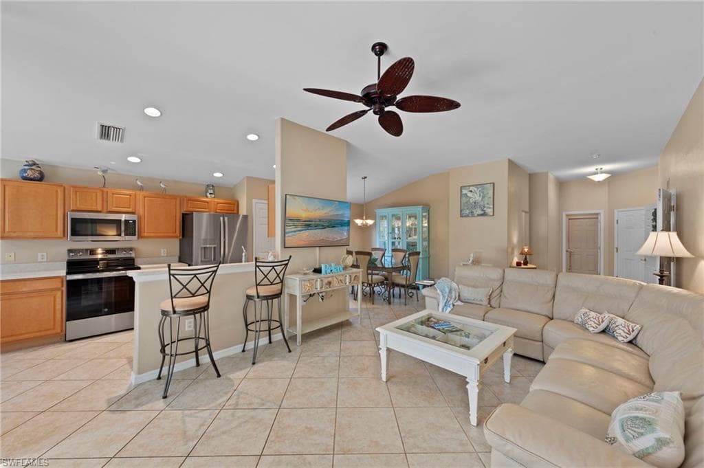 9913 Horse Creek RD, FORT MYERS FL 33913-11