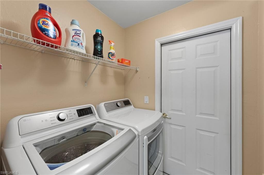 9913 Horse Creek RD, FORT MYERS FL 33913-29