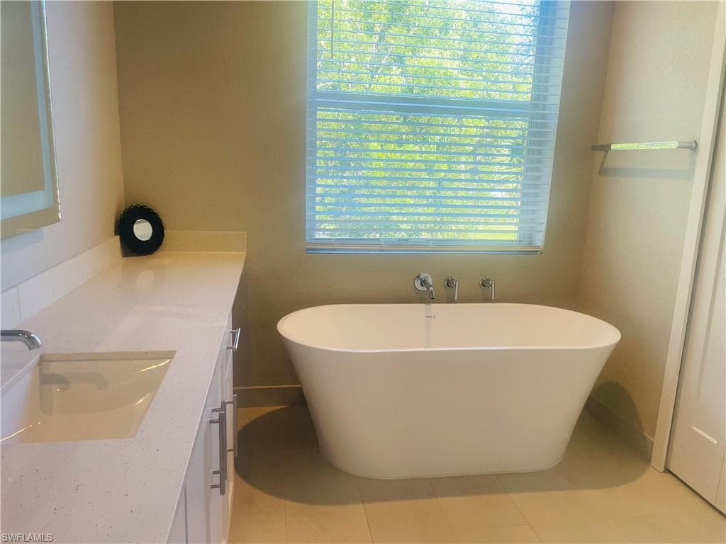 7035 Torino TER # 2206, NAPLES FL 34119-5