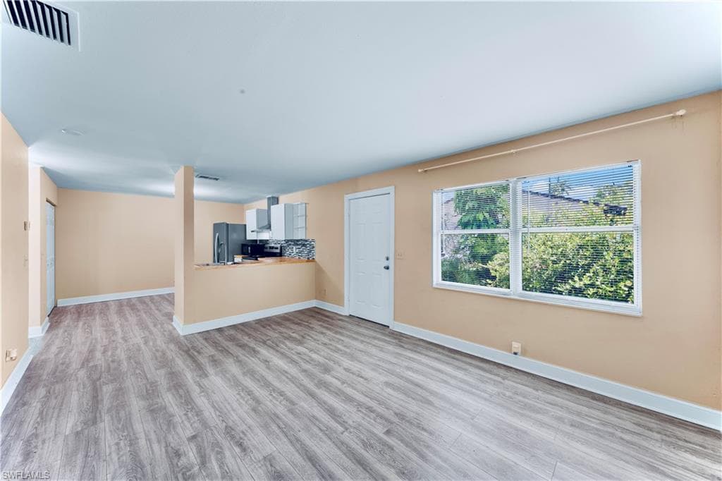 210 Charlotte AVE, FORT MYERS FL 33916-11