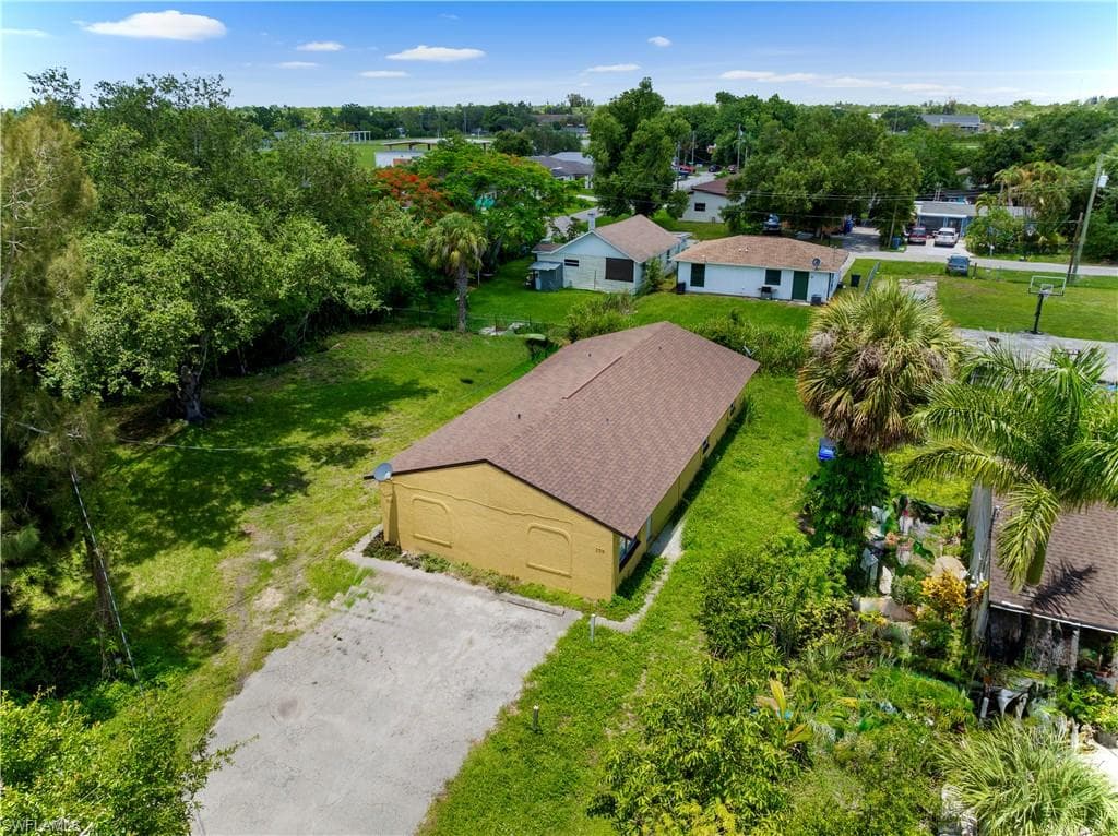 210 Charlotte AVE, FORT MYERS FL 33916-14