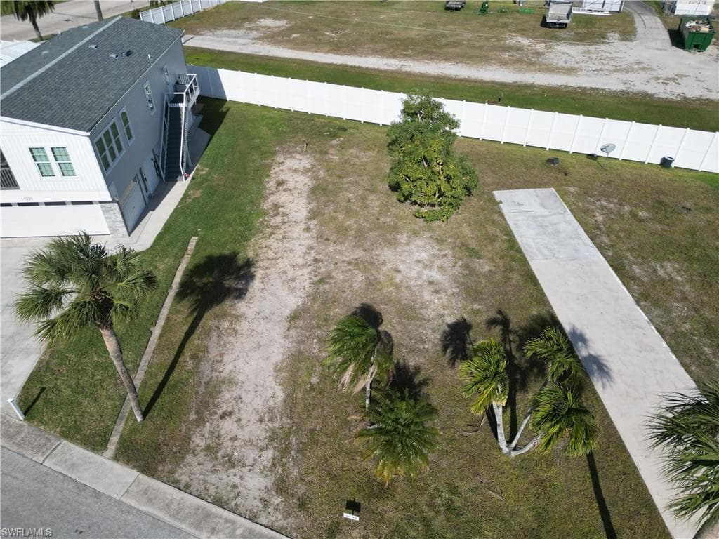 11210 Bayside LN, FORT MYERS BEACH FL 33931-1