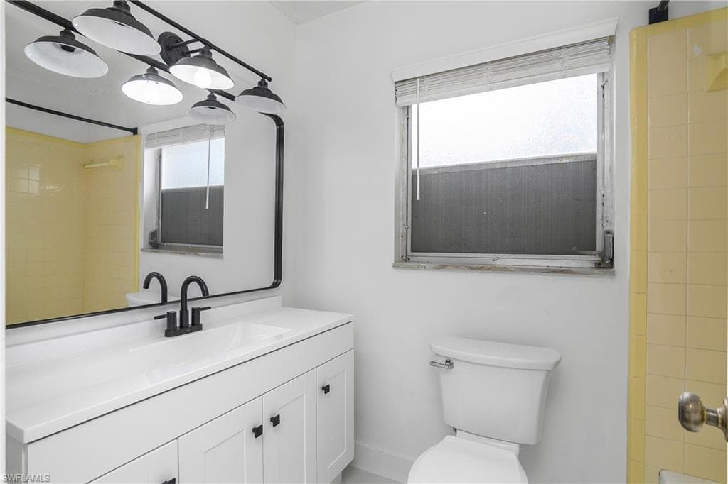 48 Republic DR, NAPLES FL 34112-12