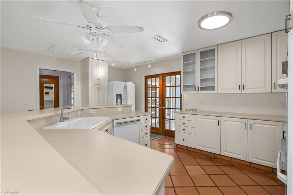 48 Republic DR, NAPLES FL 34112-6