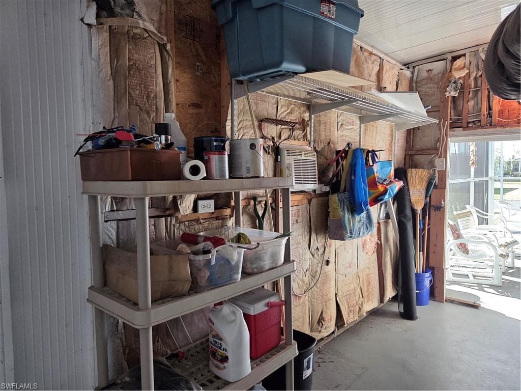 629 Vista DR, NORTH FORT MYERS FL 33917-6