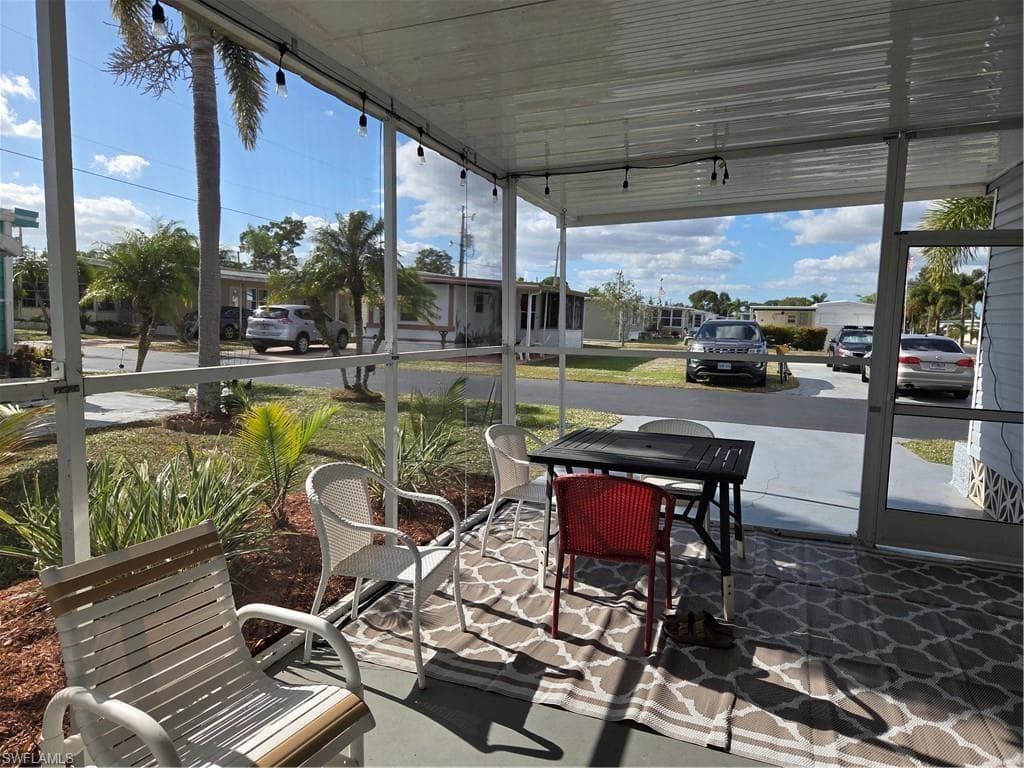 629 Vista DR, NORTH FORT MYERS FL 33917-4