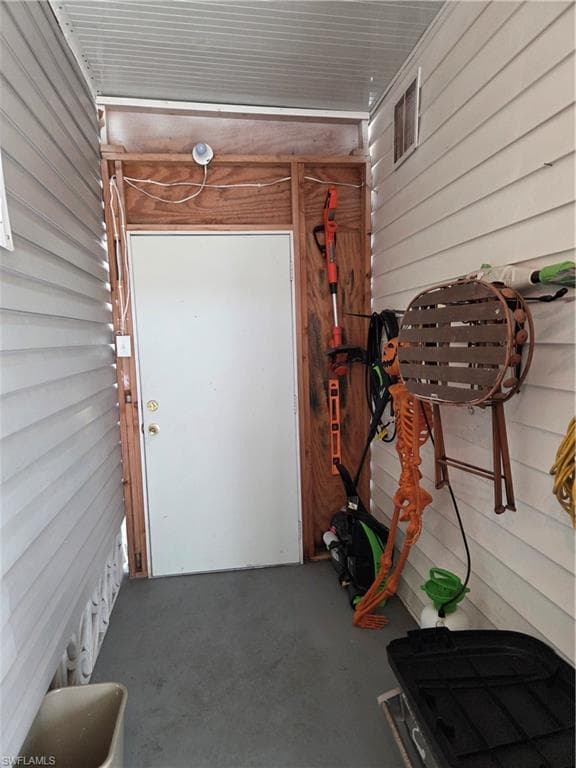 629 Vista DR, NORTH FORT MYERS FL 33917-8