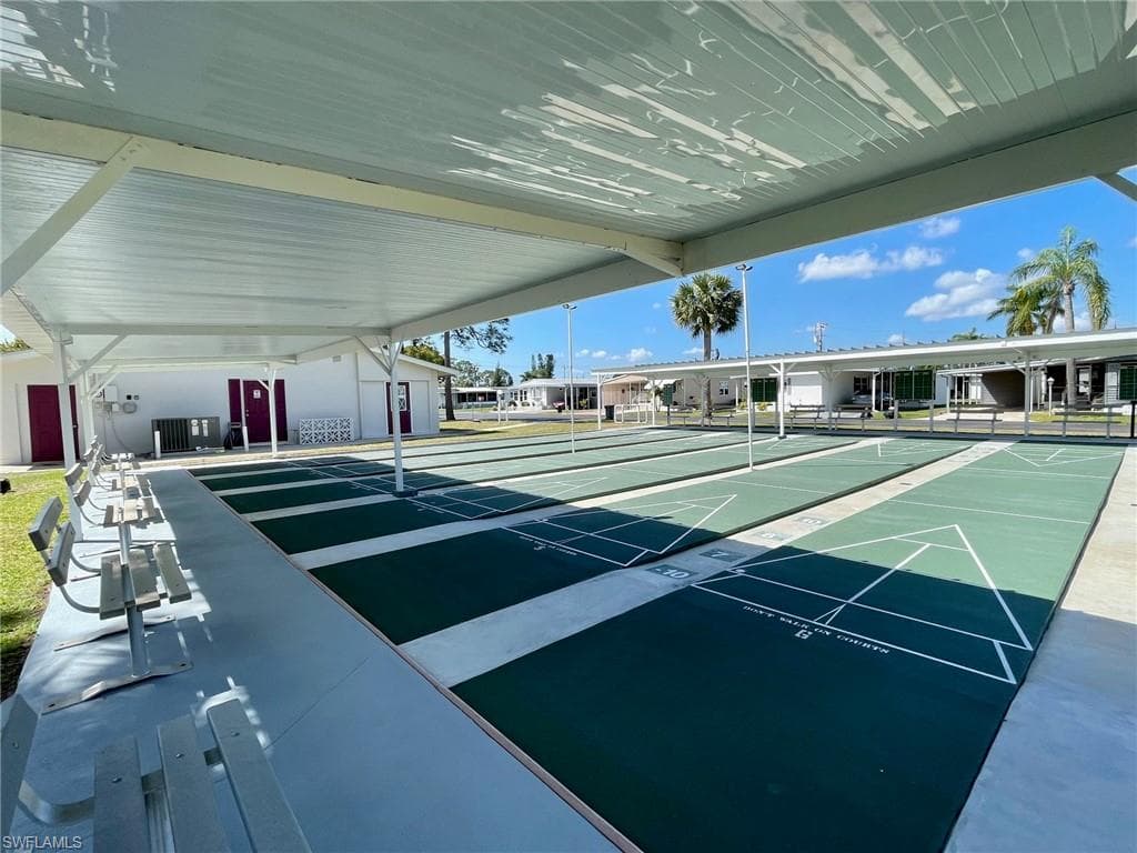 629 Vista DR, NORTH FORT MYERS FL 33917-32