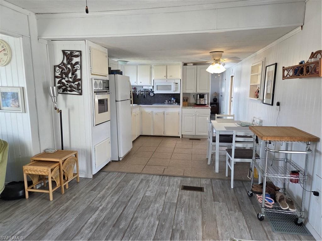 629 Vista DR, NORTH FORT MYERS FL 33917-10