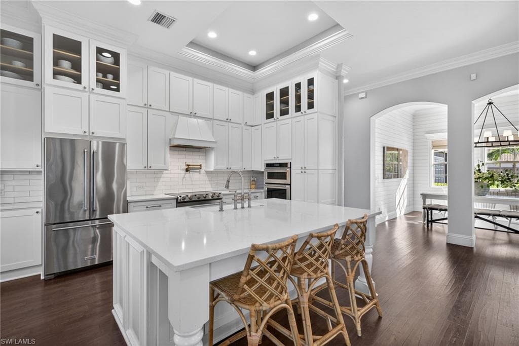 24920 Divot DR, BONITA SPRINGS FL 34135-2