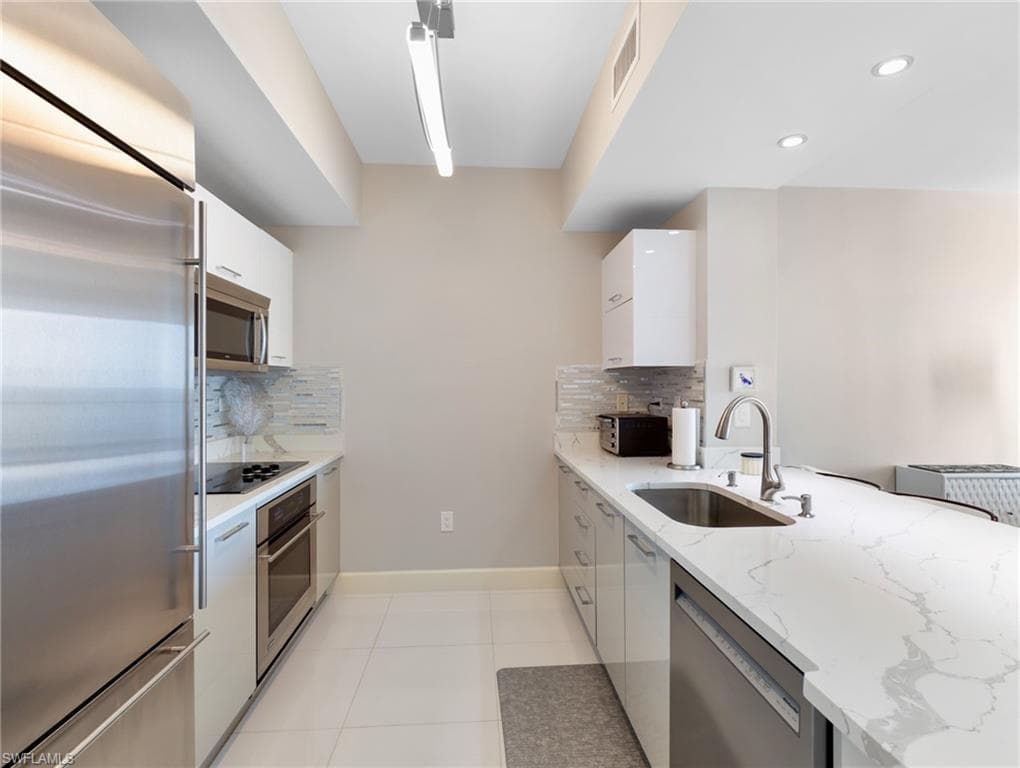3000 Oasis Grand BLVD # 1206, FORT MYERS FL 33916-12