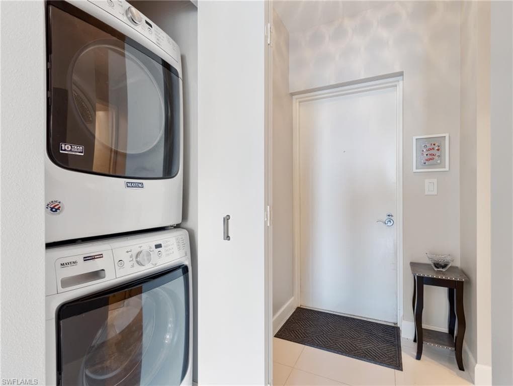 3000 Oasis Grand BLVD # 1206, FORT MYERS FL 33916-15