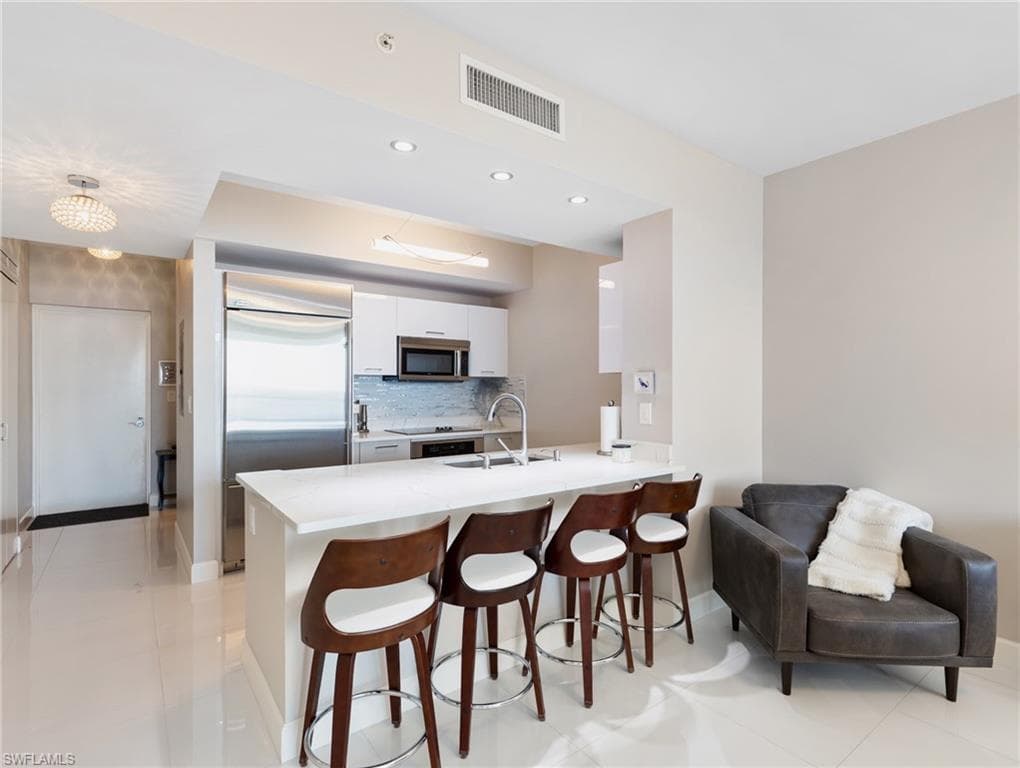 3000 Oasis Grand BLVD # 1206, FORT MYERS FL 33916-8