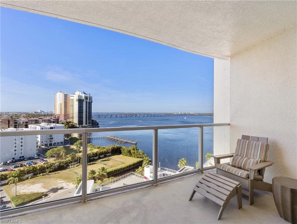 3000 Oasis Grand BLVD # 1206, FORT MYERS FL 33916-17