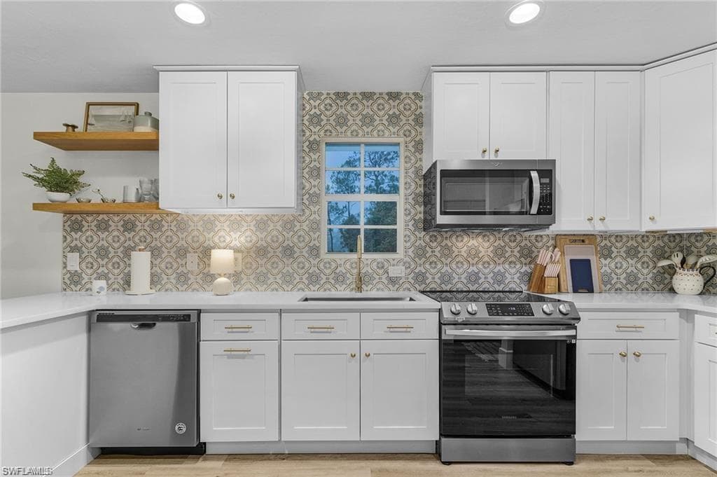 6155 Standing Oaks LN, NAPLES FL 34119-32