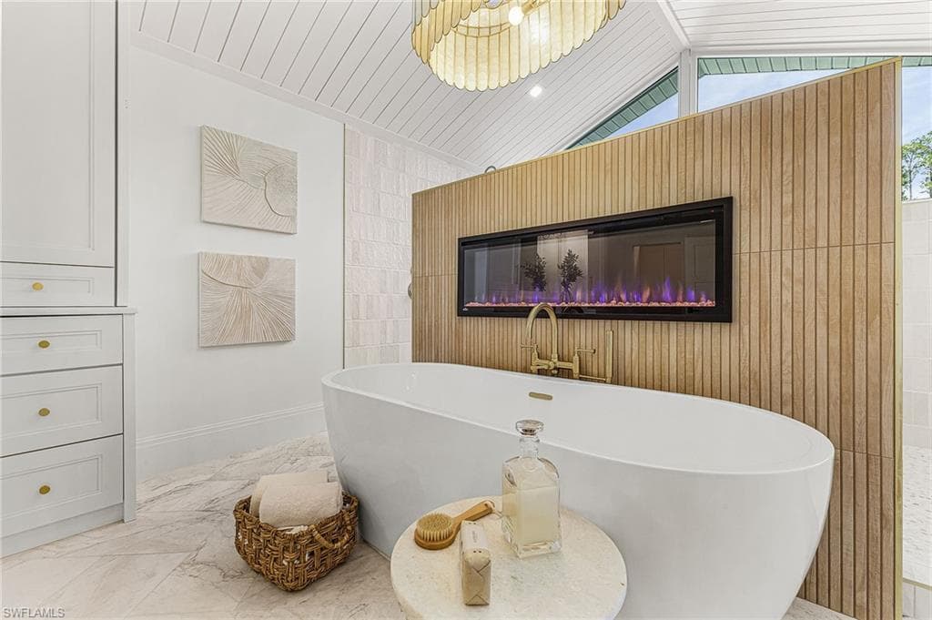 6155 Standing Oaks LN, NAPLES FL 34119-17