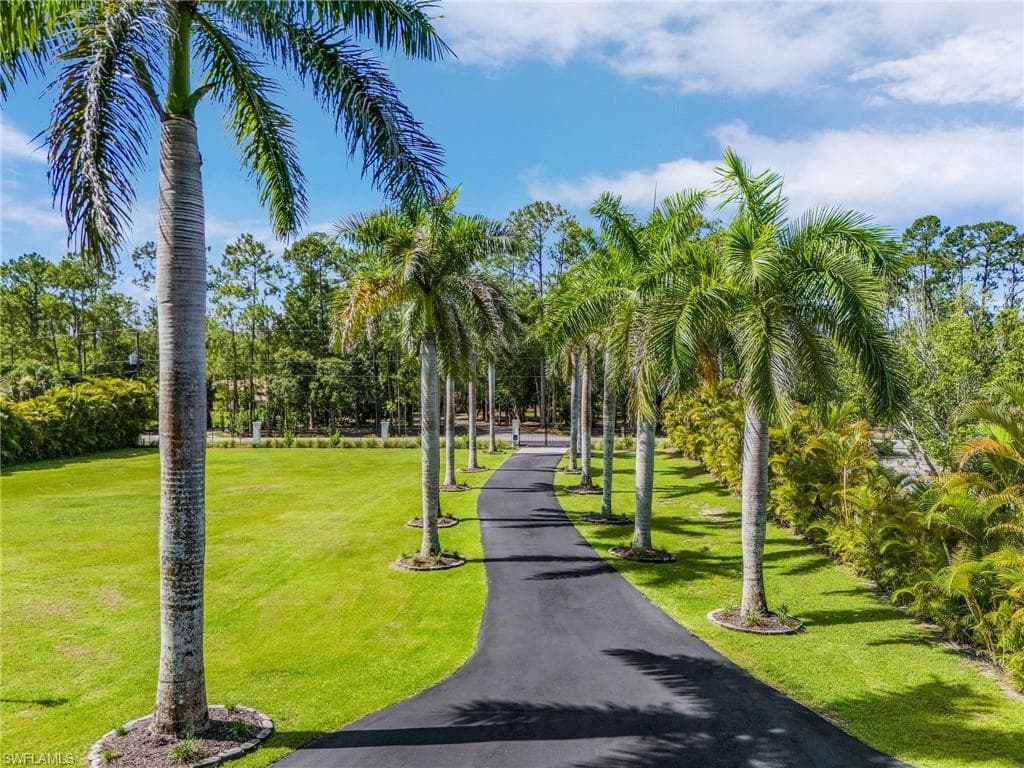 6155 Standing Oaks LN, NAPLES FL 34119-47