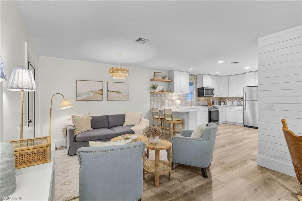 6155 Standing Oaks LN, NAPLES FL 34119-34