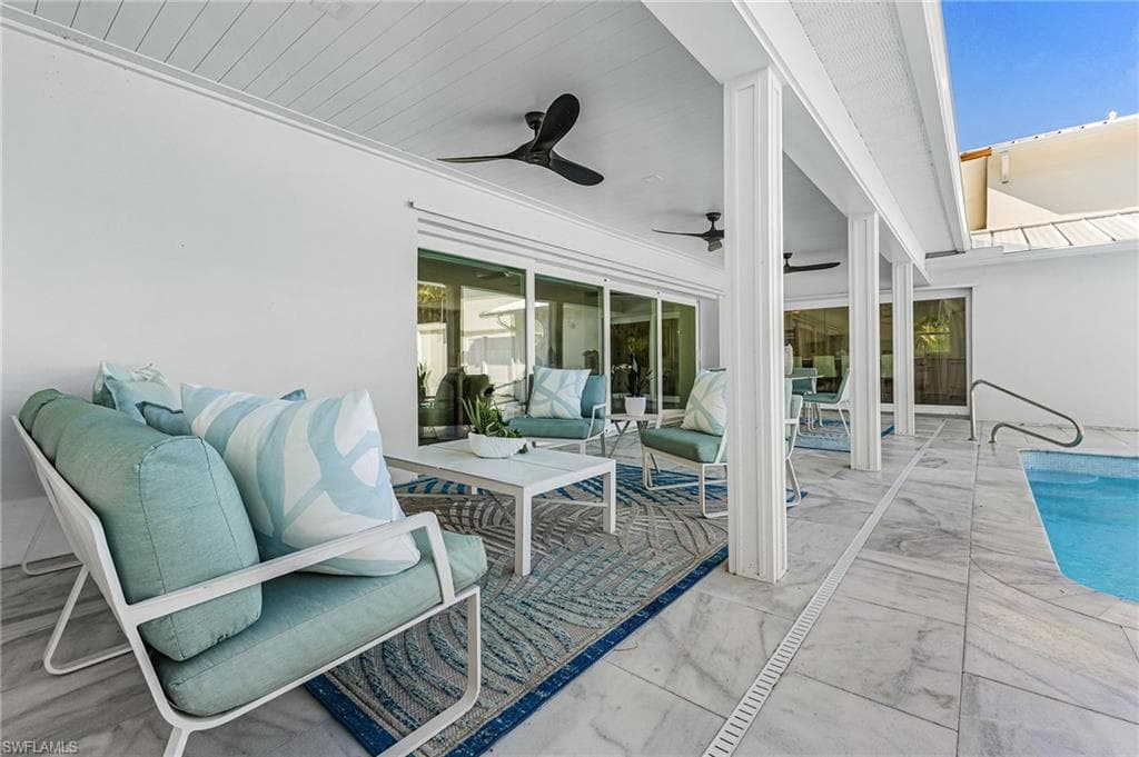 6155 Standing Oaks LN, NAPLES FL 34119-38