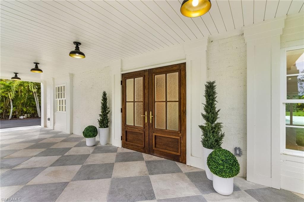 6155 Standing Oaks LN, NAPLES FL 34119-3