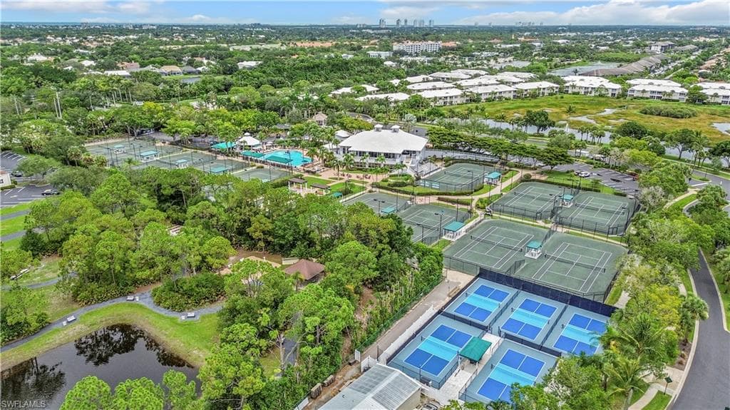 1335 Old Oak LN, NAPLES FL 34110-23