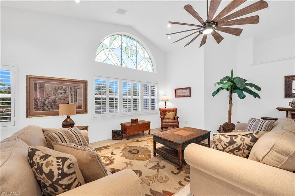 1335 Old Oak LN, NAPLES FL 34110-4