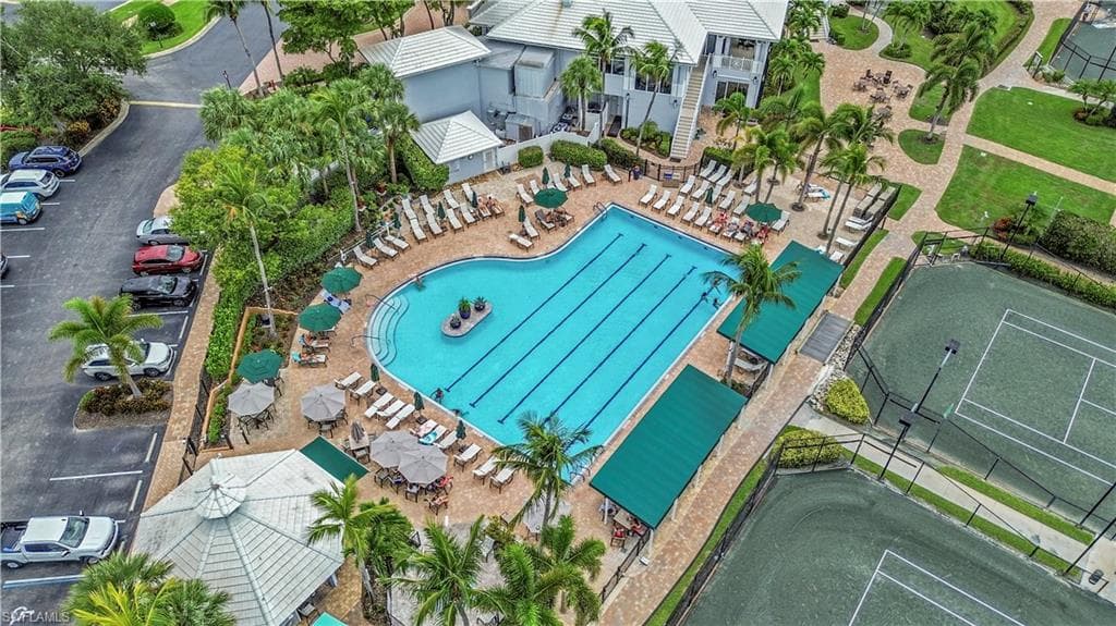 1335 Old Oak LN, NAPLES FL 34110-21